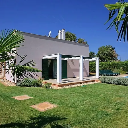 Mihelici Ii Villa *